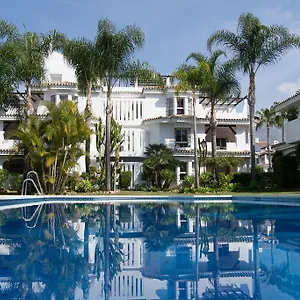 Lejlighed Serinamar- Los Naranjos De, Marbella